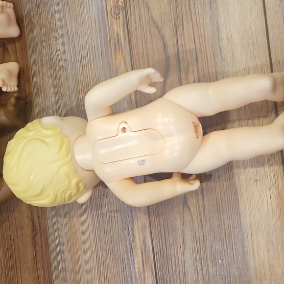 Lot of four Baby Alive Dolls - Picture 3 of 9